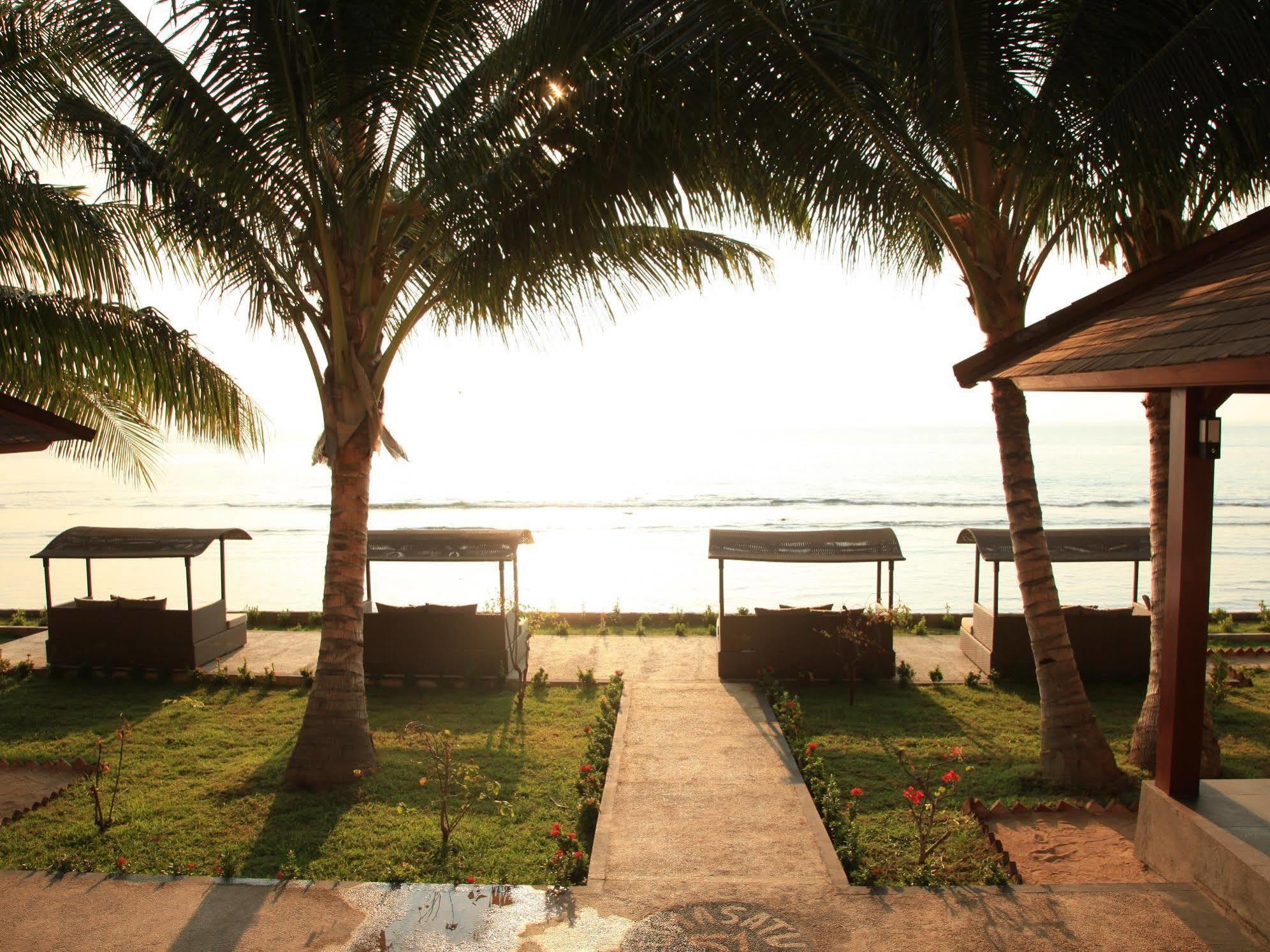 Lima Satu Resort Pemenang Buitenkant foto