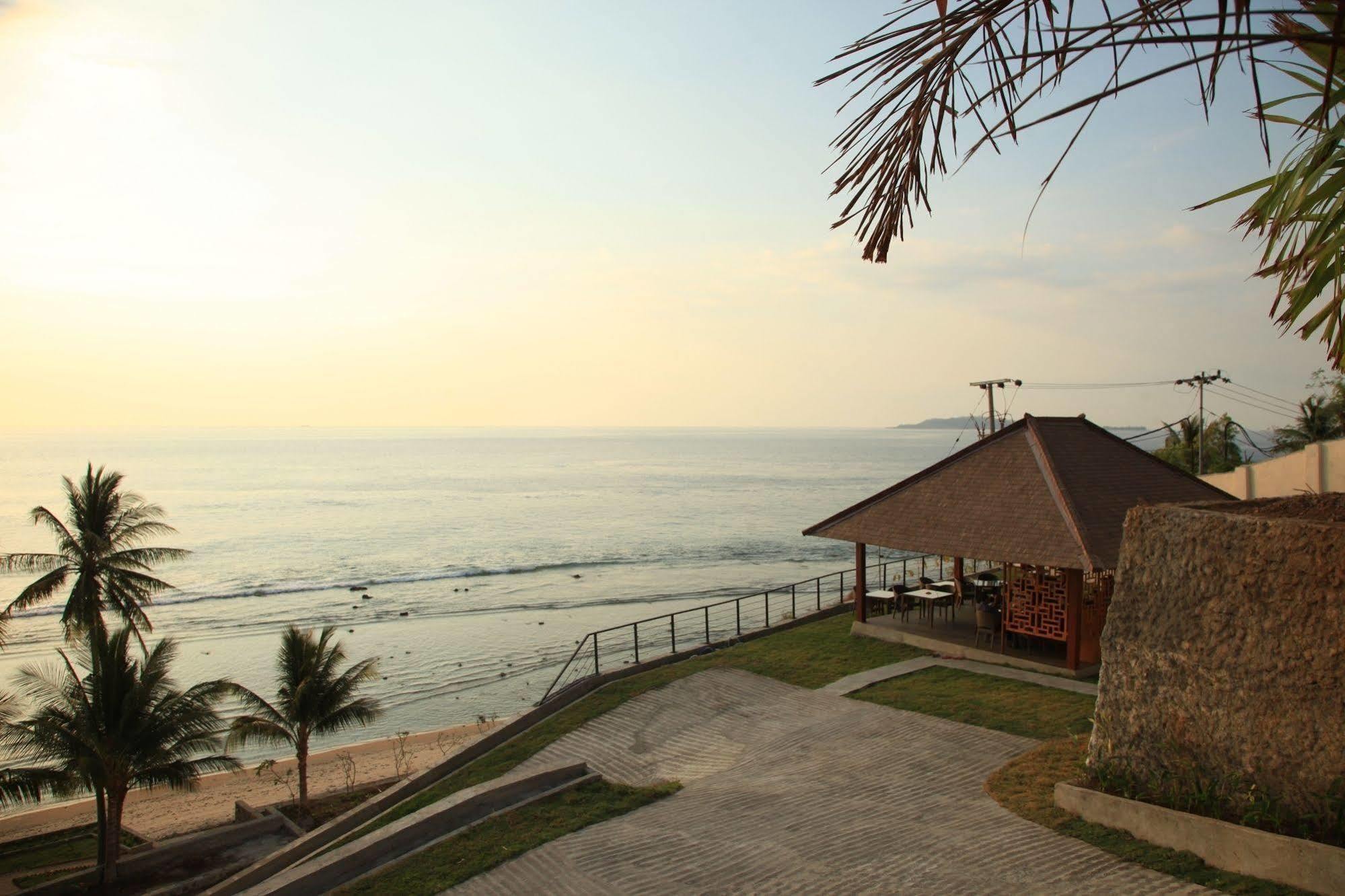 Lima Satu Resort Pemenang Buitenkant foto